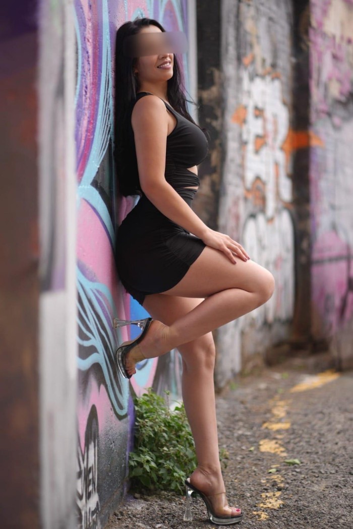 Laura Belleza , Elegancia Encanto Colombiana
