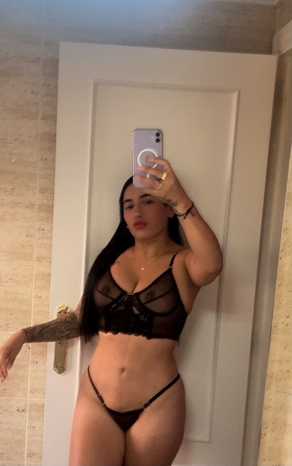 Ardientes y sensuales chicas en la Noria, muy encantadoras