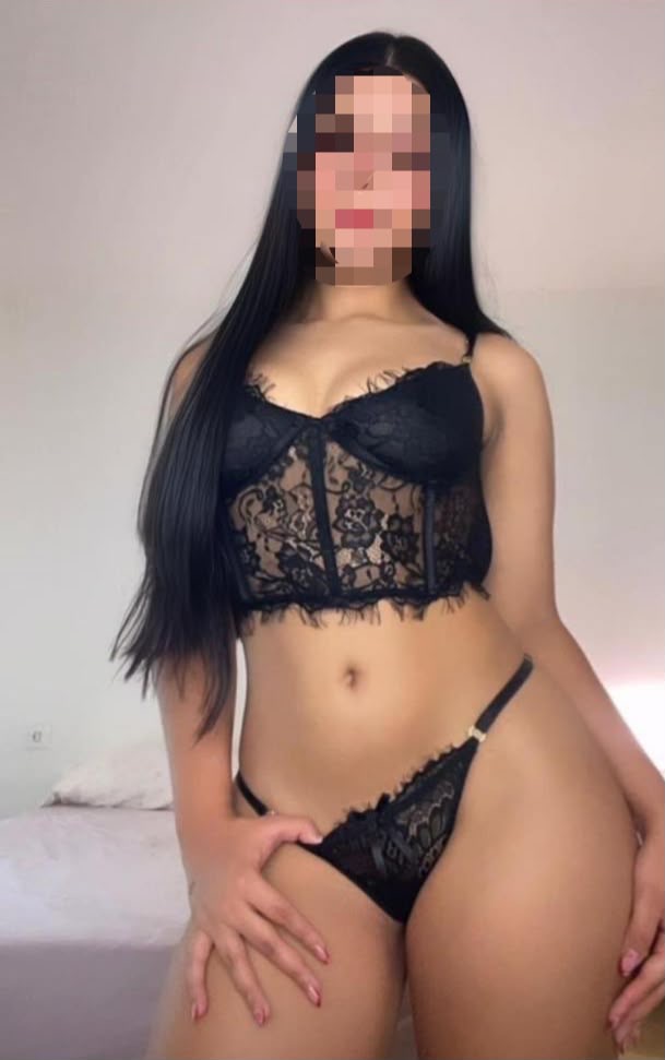 Ven a disfrutar de mi coñito jugoso