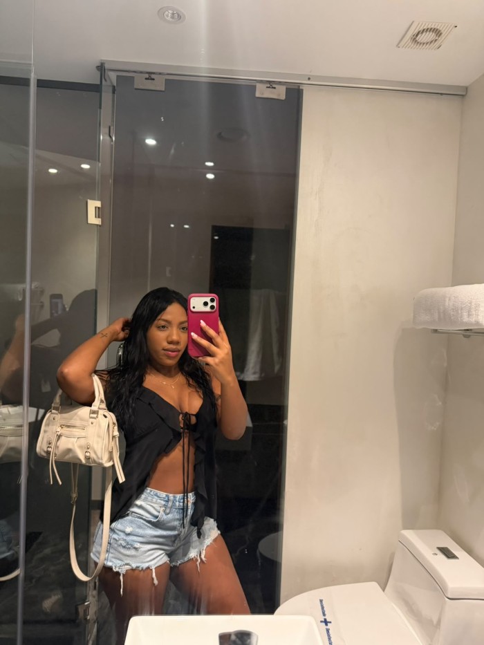ANY ESPECTACULAR VENEZOLANA CALIENTE Y MORBOSA