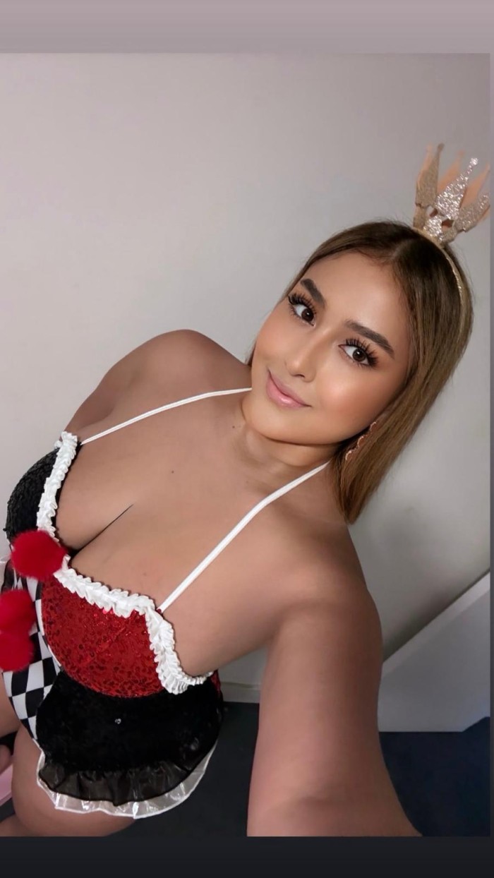 SERE TU ADICCION ENCANTADORA MUJER EXÓTICA