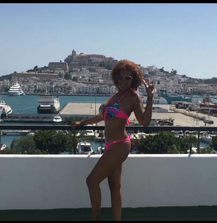 Débora tu espectacular morena