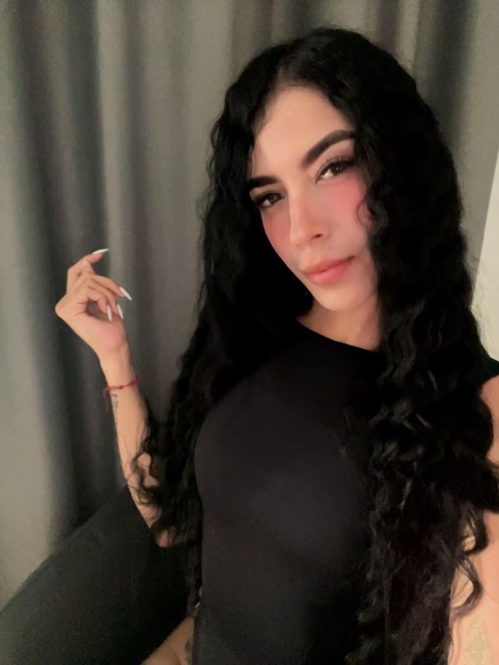 NATURALMENTE SEDUCTORA, JUGUETONA EN CARABANCHEL