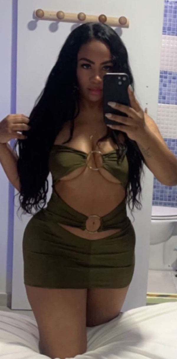 MORENAZA SEXY DESEANDO FIESTA Y SEXO INTENSO