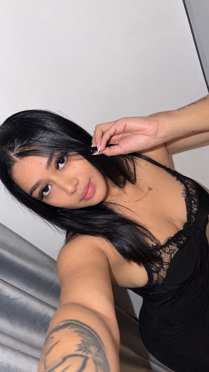 Colombiana complaciente y juguetona