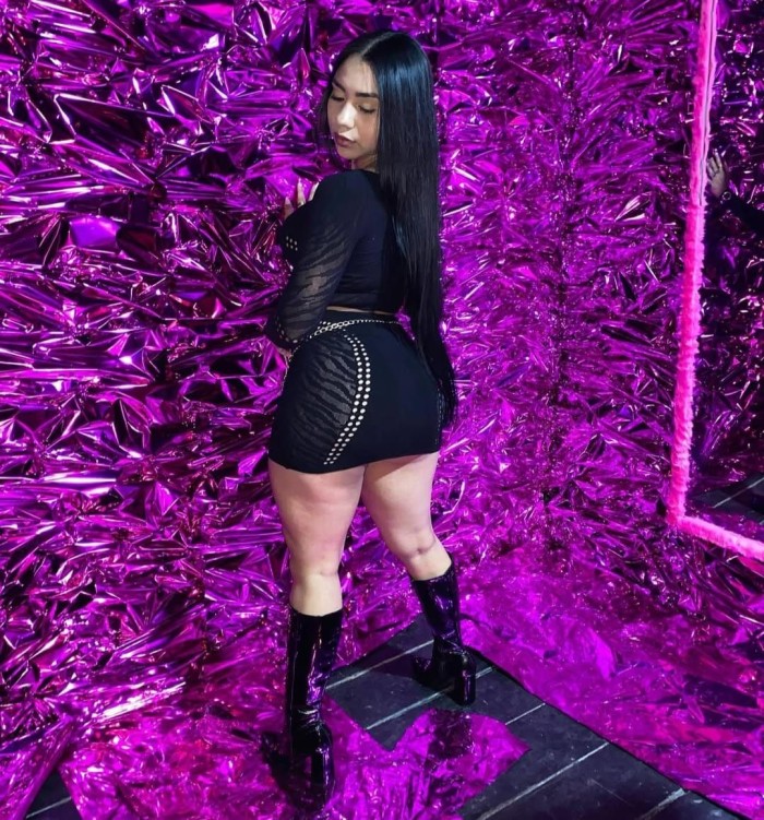 CLOE LA MORENA MAS CALIENTE Y FIESTERA 24H
