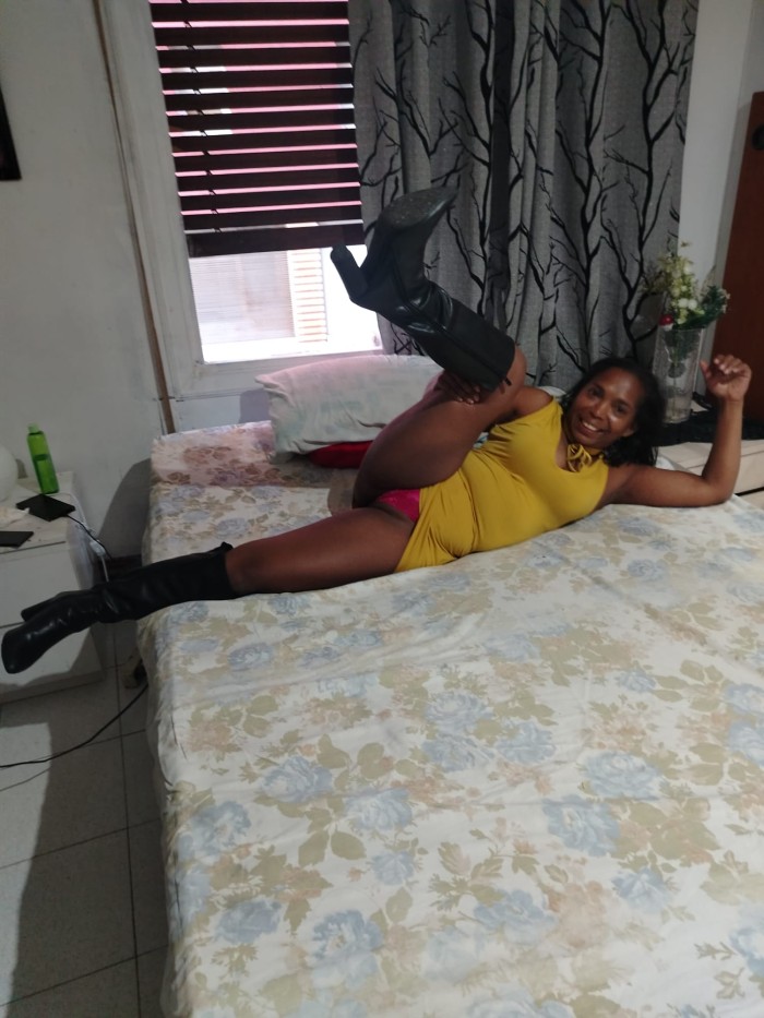 Novedad Mulata dominicana viciosa fiestera 24 hras