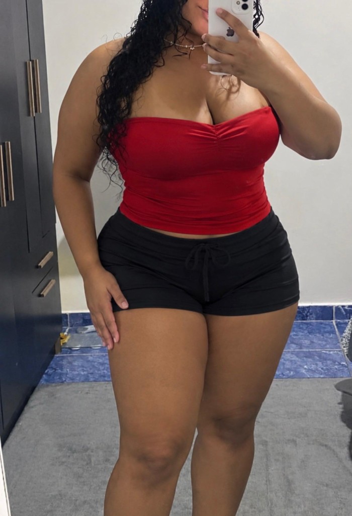 SENSULA RICA FOGOSA DESEOSA DE SEXO A TOPE