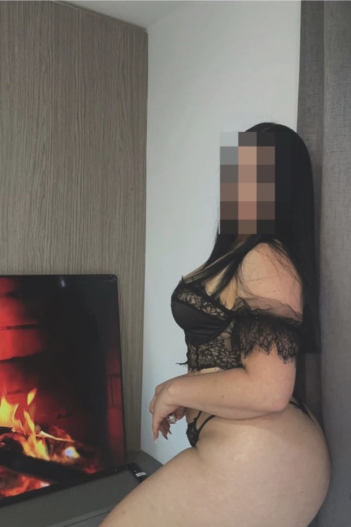 CALIENTE FOGOSA SEDUCTORA DESEOSA DE SEXO