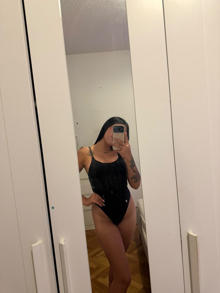 SERE TU ADICCION ENCANTADORA MUJER EXÓTICA ARDIE