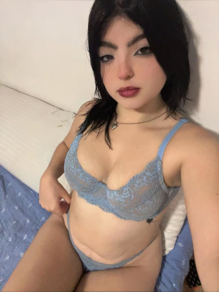 JUGUETONA VEN Y COMEME EL COÑITO