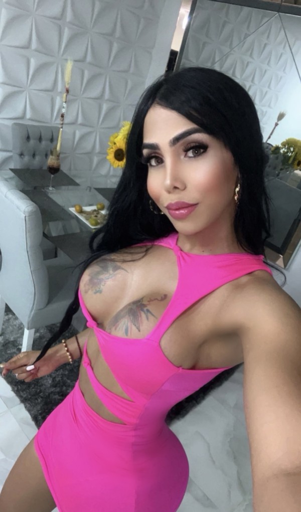 Mujer con polla novedad real cachonda