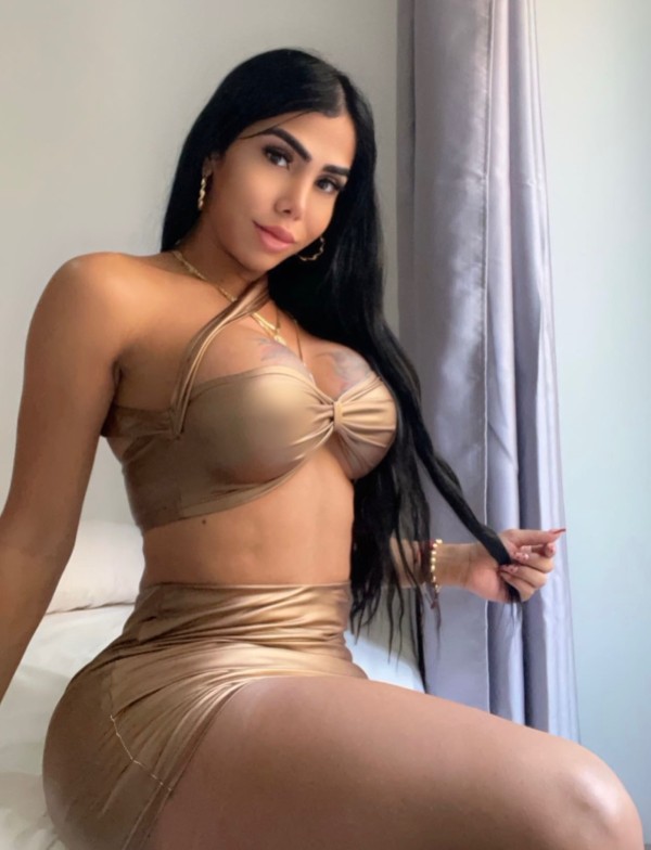Mujer con polla novedad real cachonda