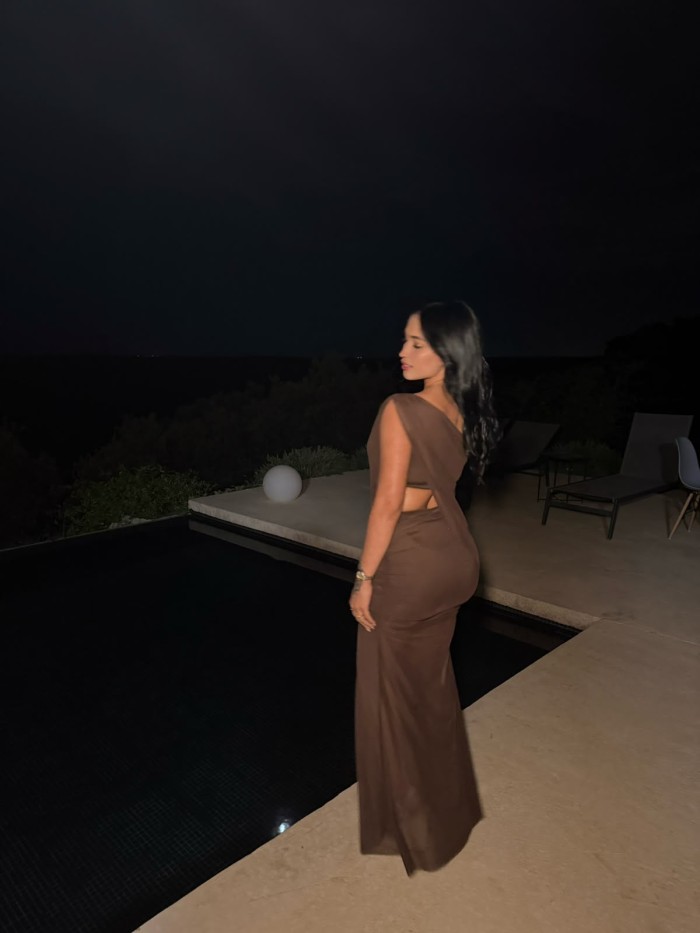 VENEZOLANA ELEGANTE, SENSUAL Y MUY JUGUETONA