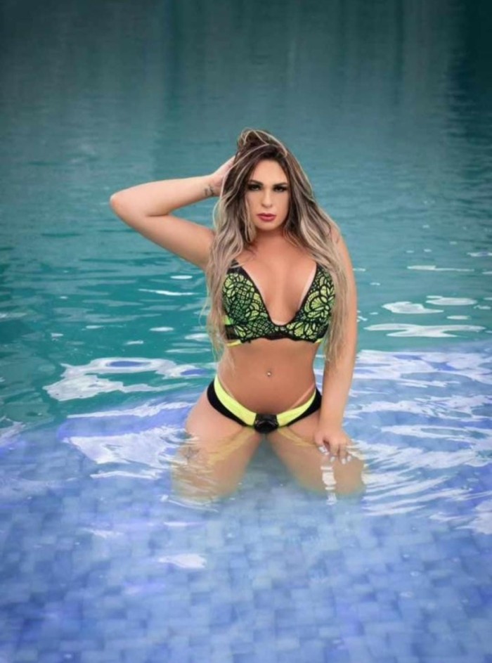 TRANS femenina viciosa mamadas apeló hasta el fina