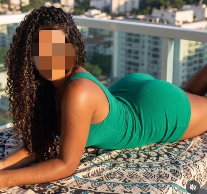 IMPLICADA CACHONDA LUJURIOSA DESEOSA DE PLACER