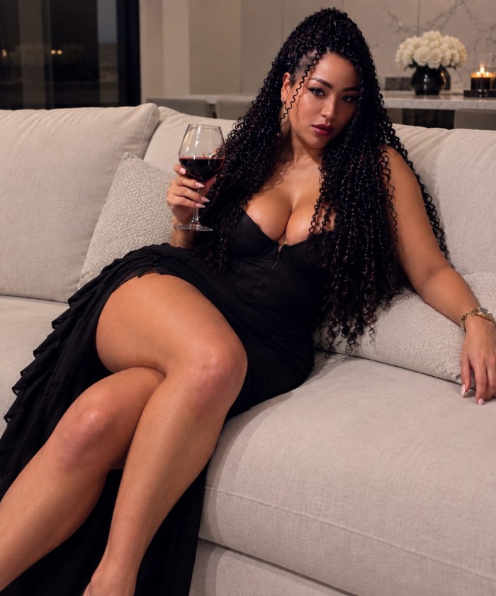 TE ESPERO MOJADITA PARA QUE ME FOLLES RICO.