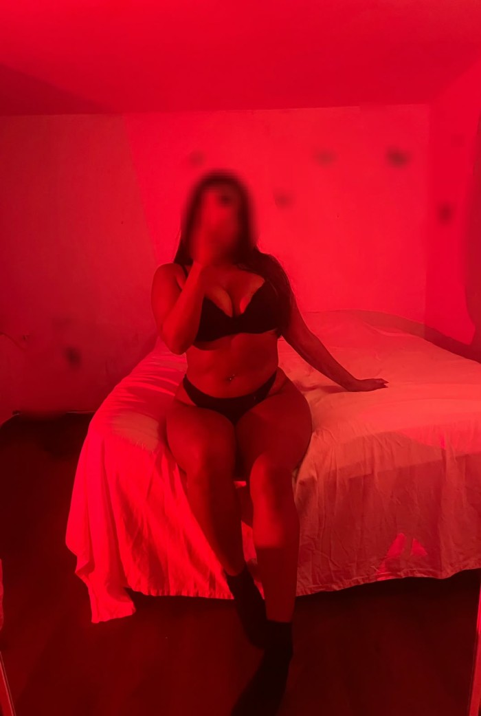 CULONA FIESTERA NALGUEAME MIENTRAS TE CORRES