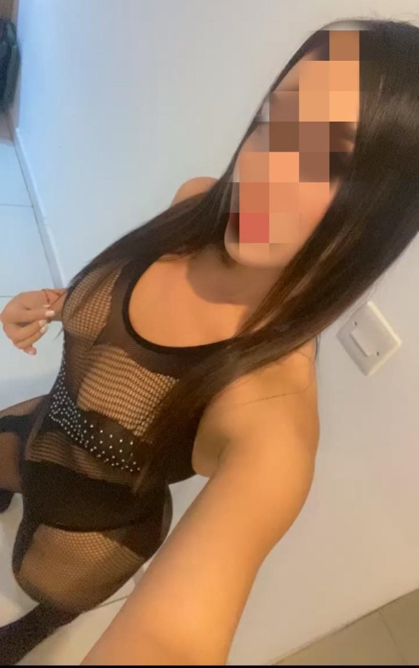 JOVENCITA LATINA FIESTERA SIN TABUES SIEMPRE DISPUESTA