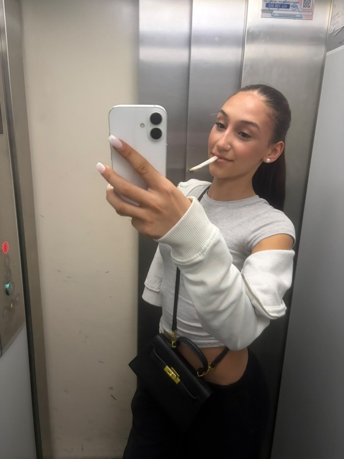 612289534 Julia Pura actitud y cero aburrimiento