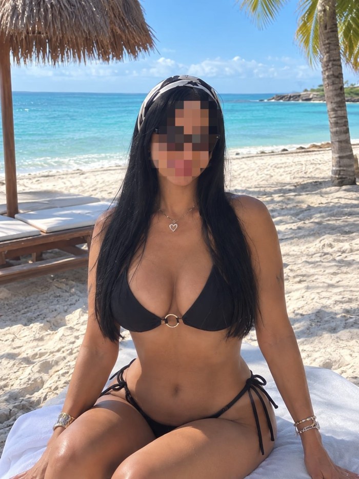 EN CASARES COSTA ENCANTADORA EXOTICA SENSUAL APASIONADA Y COMPLACIENTE