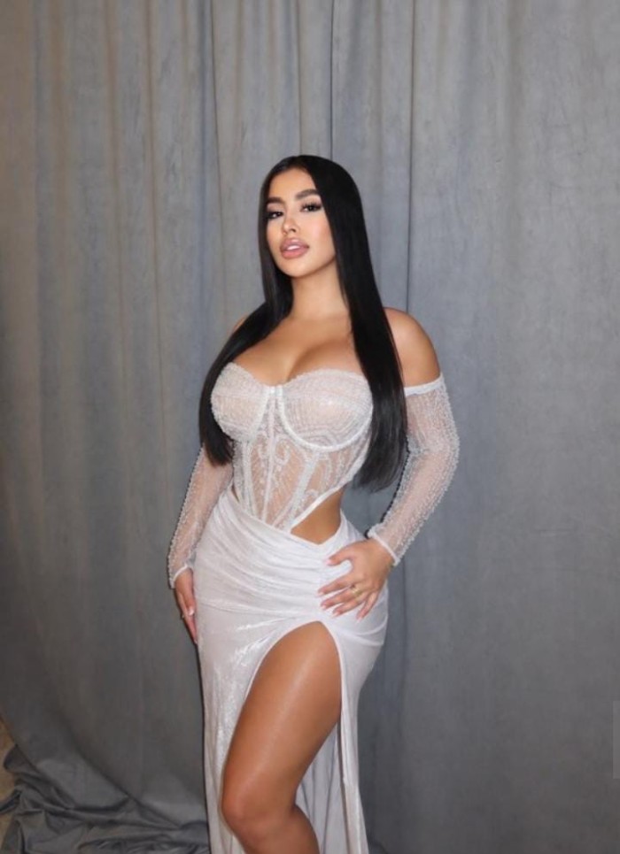 Hermosa jovencita nueva en Oviedo 24h