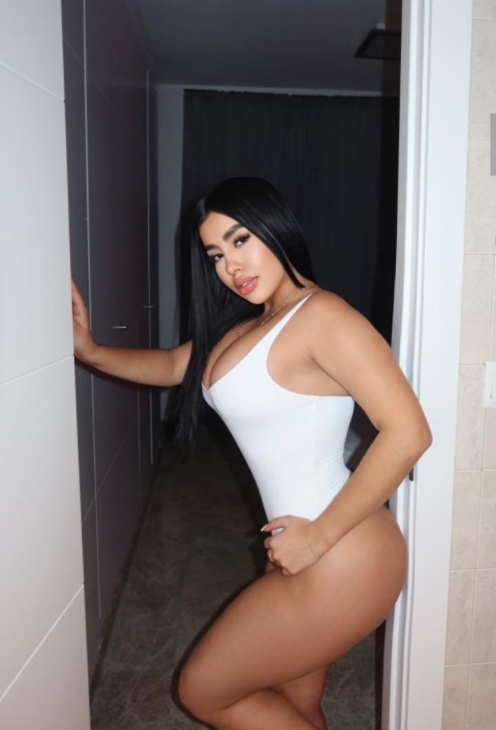 Hermosa jovencita nueva en Oviedo 24h