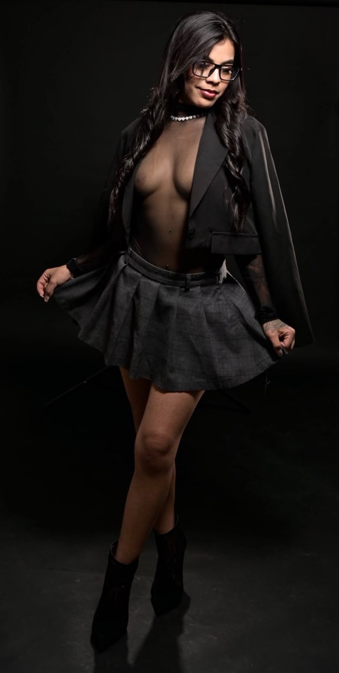 ADHARA, BELLEZA LATINA 23 AÑOS VIP ESCORT