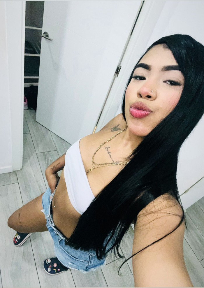PRECIOSA NIÑOTA DELGADITA POLVOS DESDE 25€