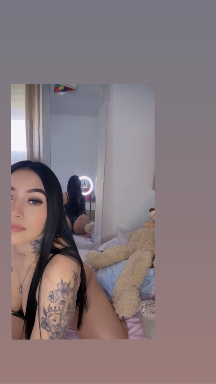 JOVEN DIVINA MORBOSA Y APASIONADA