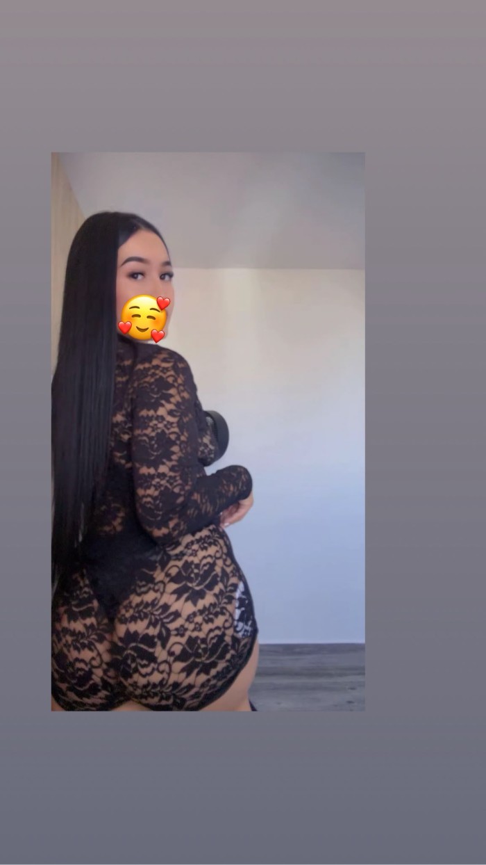 JOVEN DIVINA MORBOSA Y APASIONADA