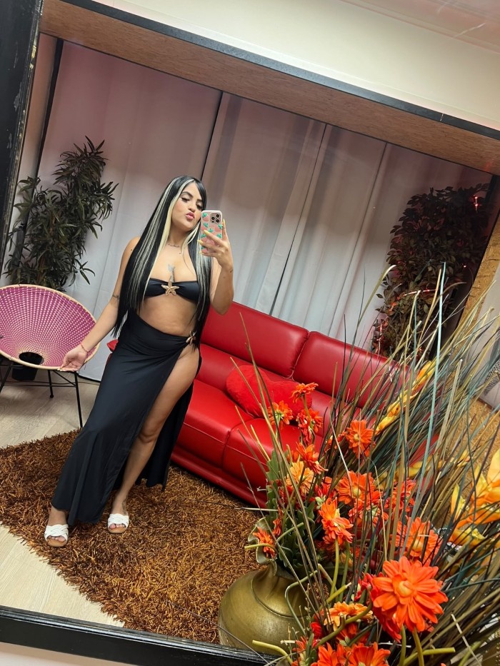 NICOL JOVEN MORENA FIESTERA EN TORREVIEJA