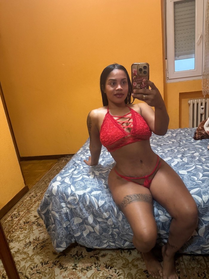 Bombón de chocolate latina guapísima