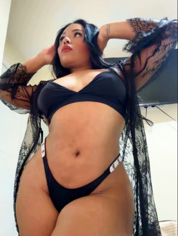 COLOMBIANA MUY ATRACTIVA,KATY TB SALIDASL