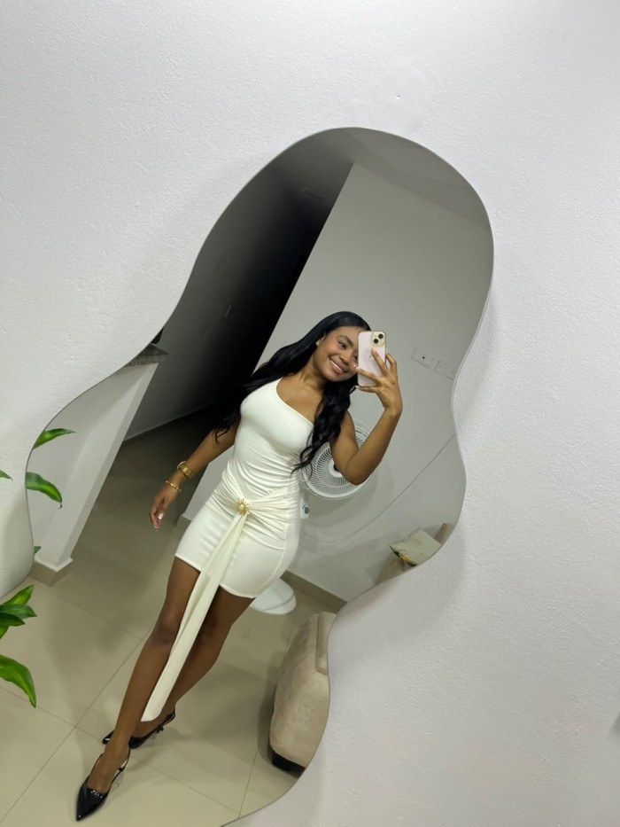 EN MALAGA APRETADITA Y CALIENTICA VEN RICO SEXO
