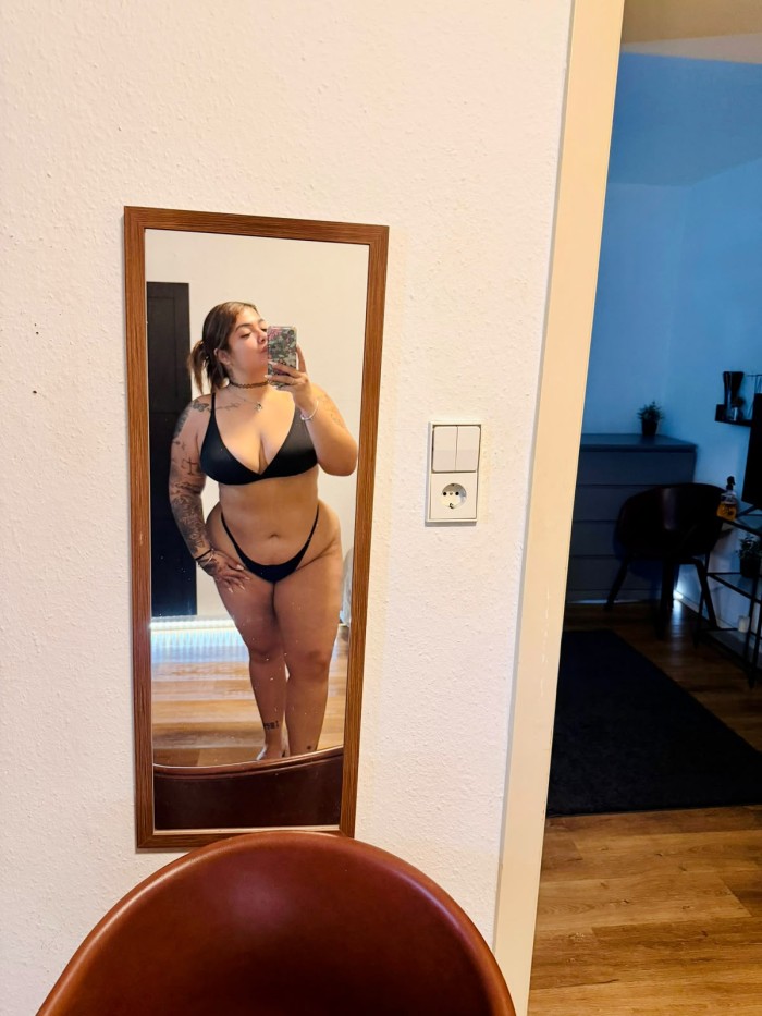 EN LEGANES SEDUCTORA CON CULO RICO MUY DISPUESTA