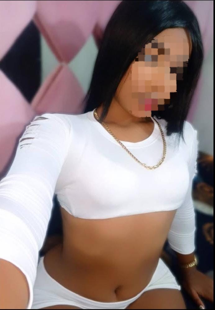 JOVENCITA CACHONDA (EXPERTA SACANDO LECHE) ALCALÁ DE HENARES