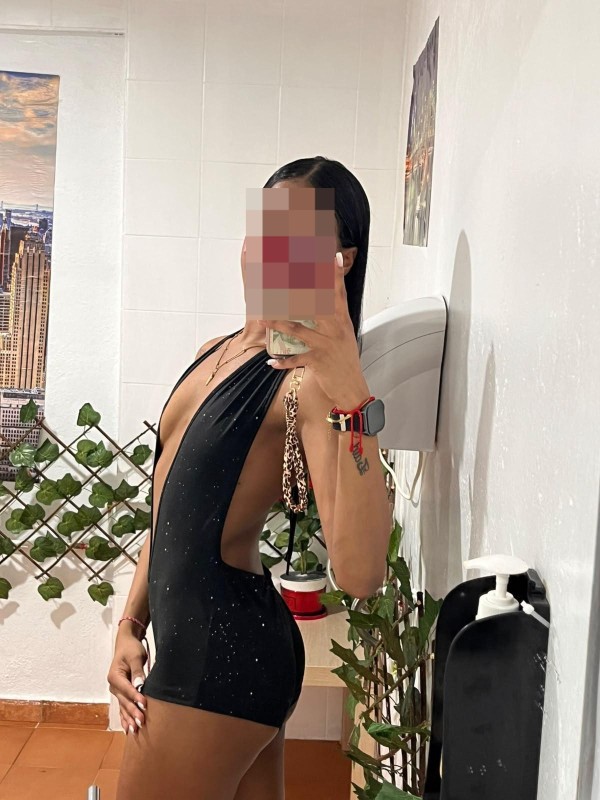EN PUENTE VALLECAS APRETADITA Y CALIENTICA SEXO FU