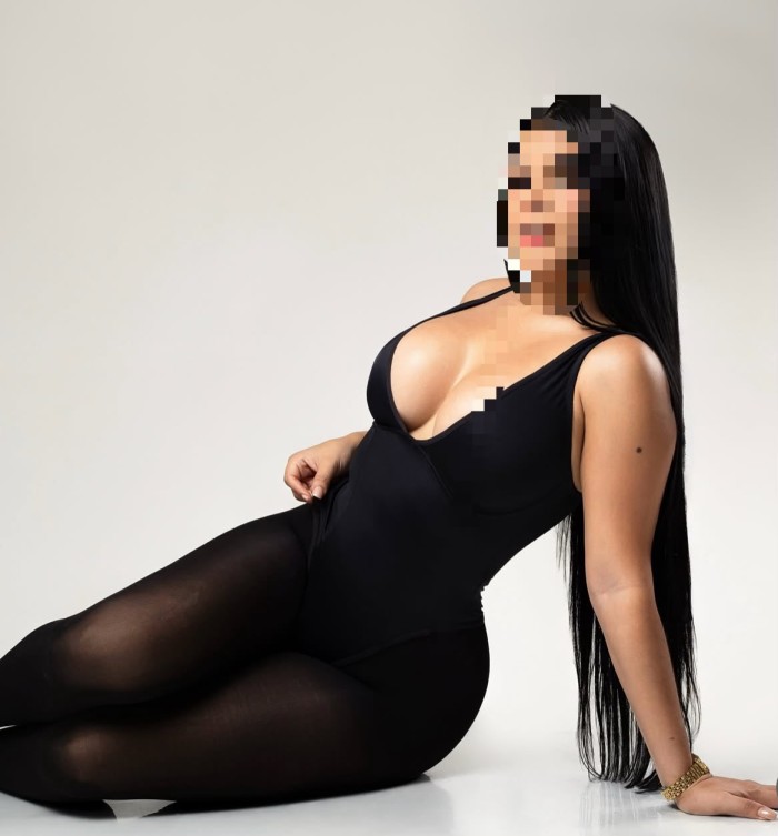 SOFIA SERE TU ADICCION ENCANTADORA EXÓTICA