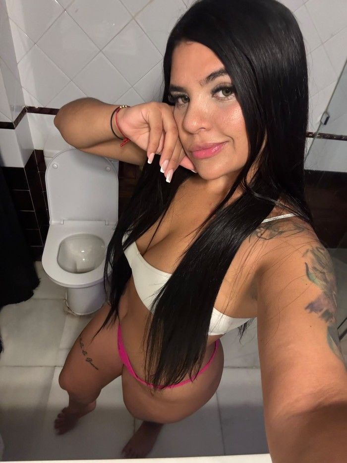 VALENTINA COLOMBIANA DELICIOSA EN LA RAPITA
