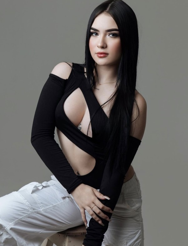 Anita jovencita hermosa