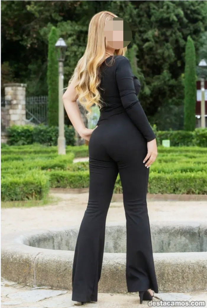 Rubia con ganas de caña amor