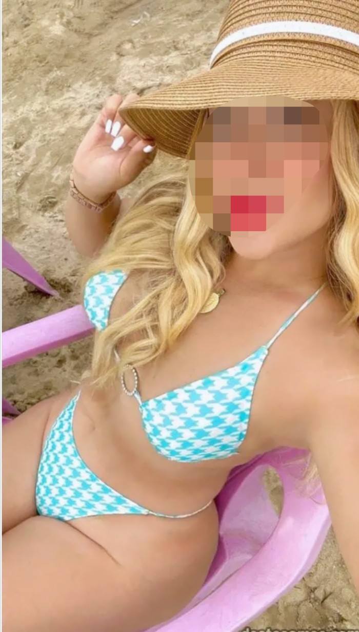 Rubia con ganas de caña amor