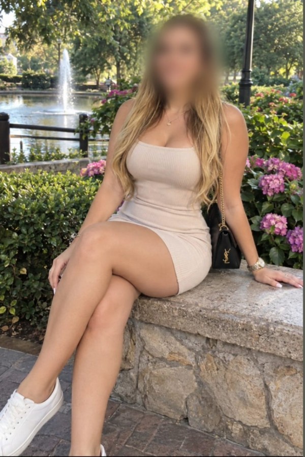 Laura colombiana trato de novios griego beso negro fiestera a tope.