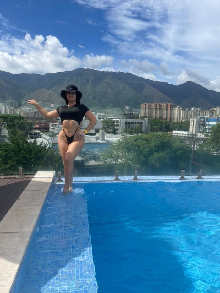CLOET NOVEDAD VENEZOLANA FIESTERA CACHONDA SEXY EN TORREMOLINOS