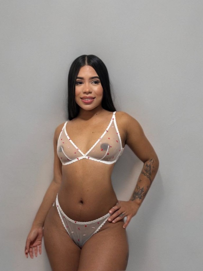 VENEZOLANA MUY MORBOSA Y VICIOSA EN AVILES 24H