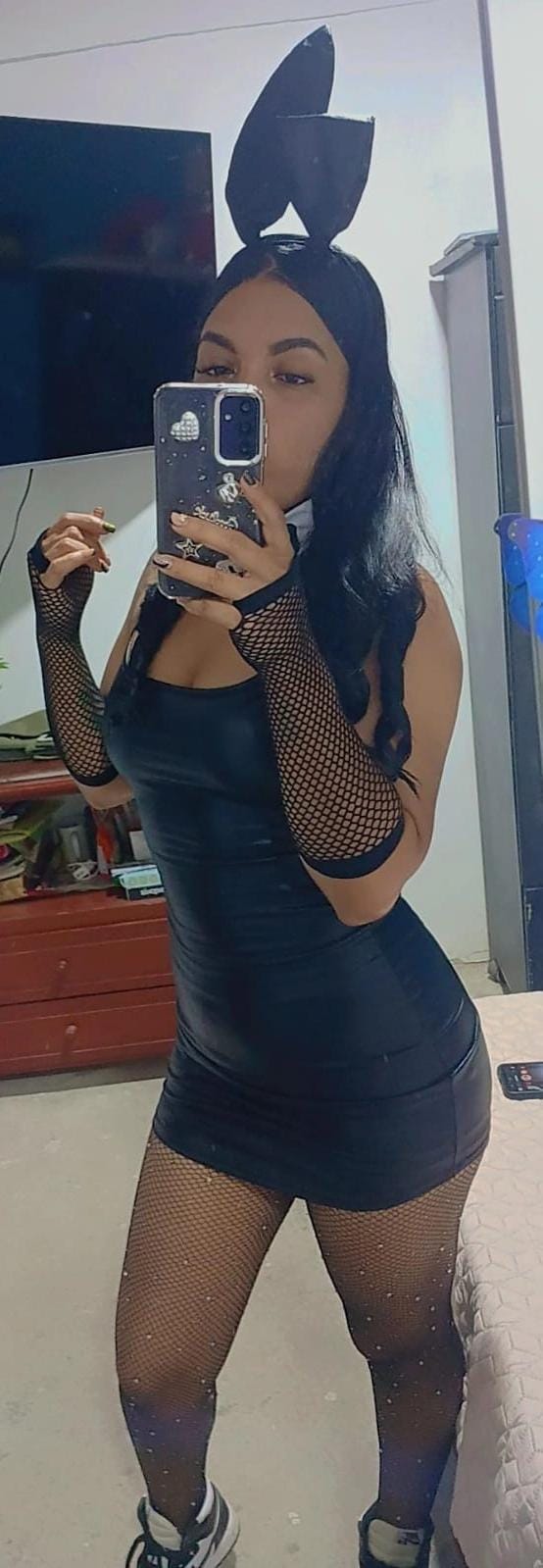 ESTRECHITA APRETADITA DESEOSA DE SEXO A TOPE