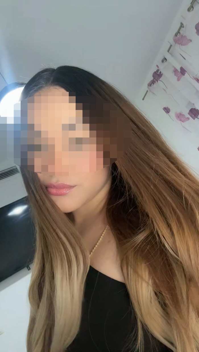 brenda rubia venezolana fiestera trato de novios fotos reales