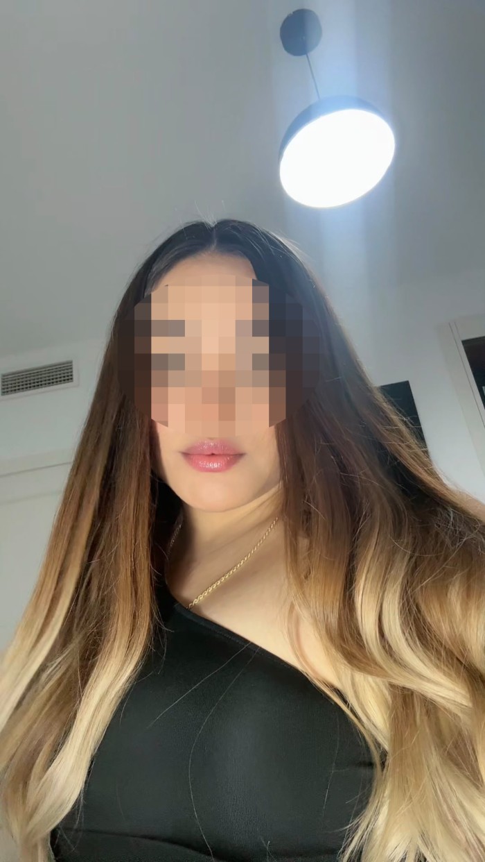 brenda rubia venezolana fiestera trato de novios fotos reales
