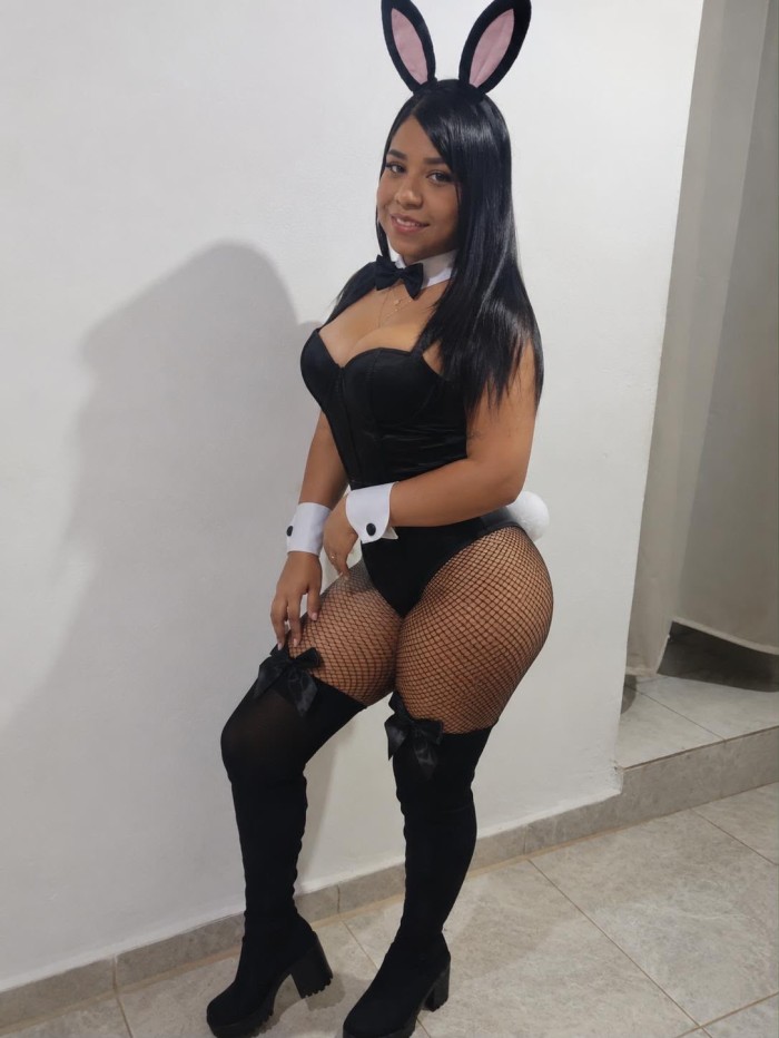 ANDREA CACHONDA HAGO TRÍOS CON MI AMIGA